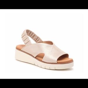CC Corso Como Bonyce Wedge Sandal Metallic
